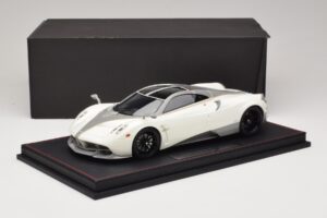 Pagani Huayra Luminous Green AB 1:18 REMC041 レジン - 画像 7/7
