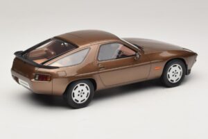 Porsche 928 S Tobacco Metallic GT Spirit 1:18 GT1005 レジン - 画像 2/6