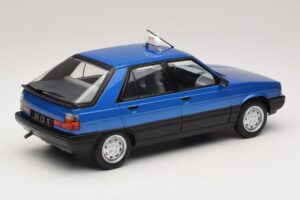 Renault 11 GTL Taxi James Bond MCG 1:18 MCG18833 メタル - 画像 2/6