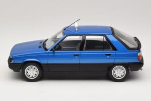 Renault 11 GTL Taxi James Bond MCG 1:18 MCG18833 メタル - 画像 3/6