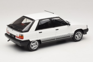 Renault 11 Turbo ホワイト MCG 1:18 MCG18589 メタル - 画像 2/6