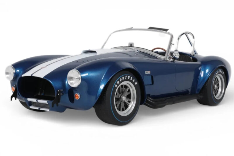 Shelby Cobra 427 S/C ブルー & ホワイト ストライプ GT Spirit 1:8 Shelby Cobra 427 S/C ブルー & ホワイト ストライプ GT Spirit 1:8 GTS800802 レジン