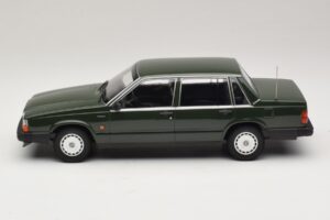 Volvo 740 GL ダークグリーン Minichamps 1:18 155171702 メタル - 画像 3/6