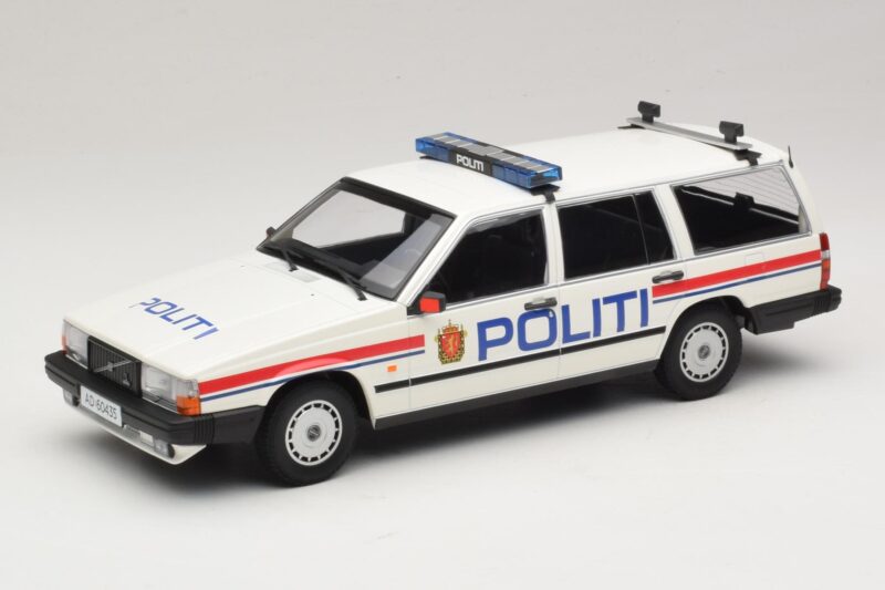 Volvo 740 GL エステート Politi Norway Minichamps 1:18 155171796 メタル