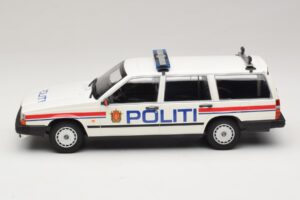 Volvo 740 GL エステート Politi Norway Minichamps 1:18 155171796 メタル - 画像 3/6