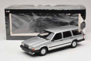 Volvo 740 GL エステート シルバー Minichamps 1:18 155171770 メタル - 画像 6/6