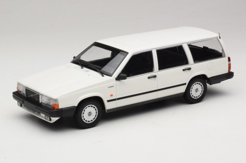 Volvo 740 GL エステート ホワイト Minichamps 1:18 155171772 メタル