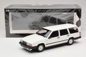 Volvo 740 GL エステート ホワイト Minichamps 1:18 155171772 メタル - 画像 6/6