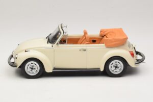 Volkswagen 1303 カブリオレ Cream White Norev 1:18 188535 メタル - 画像 3/6
