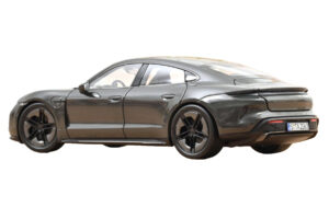 Porsche Taycan Turbo S Slate Grey Neo Norev 1:18 187654 メタル - 画像 3/5