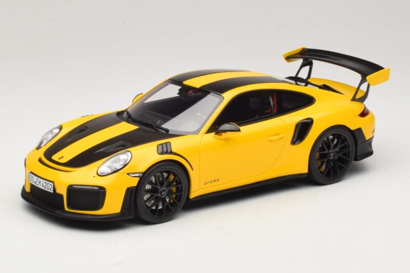 Porsche 911 GT2 RS 991.2 Nurburgring Lap Record イエロー GT Spirit 1:18 GT972 レジン