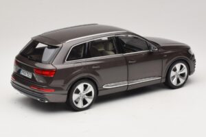 Audi Q7 4M Argus Brown Minichamps 1:18 5011407615 メタル - 画像 3/8