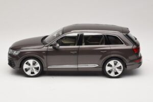 Audi Q7 4M Argus Brown Minichamps 1:18 5011407615 メタル - 画像 4/8