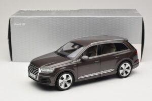 Audi Q7 4M Argus Brown Minichamps 1:18 5011407615 メタル - 画像 8/8