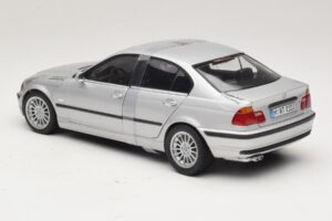 BMW 3-Series E46 6-Cylinder シルバー UT Models 1:18 20512 メタル - 画像 5/6