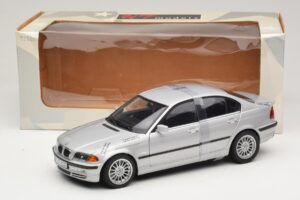 BMW 3-Series E46 6-Cylinder シルバー UT Models 1:18 20512 メタル - 画像 6/6