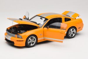 Ford Mustang GT S197 Grabber Orange Metallic AUTOart 1:18 73117-A1 メタル - 画像 2/8