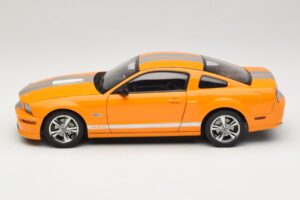 Ford Mustang GT S197 Grabber Orange Metallic AUTOart 1:18 73117-A1 メタル - 画像 4/8