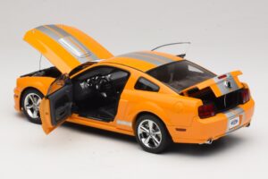 Ford Mustang GT S197 Grabber Orange Metallic AUTOart 1:18 73117-A1 メタル - 画像 5/8