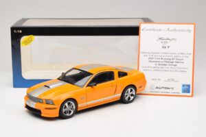 Ford Mustang GT S197 Grabber Orange Metallic AUTOart 1:18 73117-A1 メタル - 画像 8/8