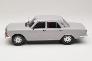 GAZ Volga GAZ-24-10 グレー MCG 1:18 MCG18016 メタル - 画像 3/6