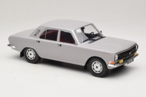 GAZ Volga GAZ-24-10 グレー MCG 1:18 MCG18016 メタル - 画像 4/6
