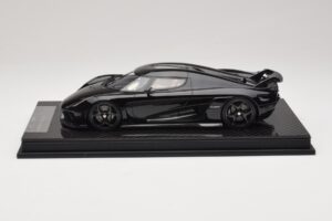 Koenigsegg Regera ブラック カーボンパッケージ ベージュインテリア FrontiArt 1:18 REMC042 レジン - 画像 3/7