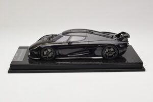 Koenigsegg Regera ブラック カーボンパッケージ FrontiArt 1:18 F079-179 レジン - 画像 3/7