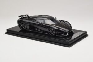 Koenigsegg Regera ブラック カーボンパッケージ FrontiArt 1:18 F079-179 レジン - 画像 4/7