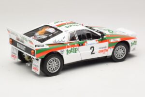 Lancia 037 #2 A. Bettega / M. Perissinot Rally San Marino 1984 Kyosho 1:18 08306F メタル - 画像 3/8