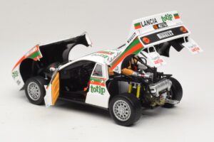 Lancia 037 #2 A. Bettega / M. Perissinot Rally San Marino 1984 Kyosho 1:18 08306F メタル - 画像 5/8