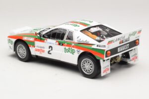 Lancia 037 #2 A. Bettega / M. Perissinot Rally San Marino 1984 Kyosho 1:18 08306F メタル - 画像 7/8