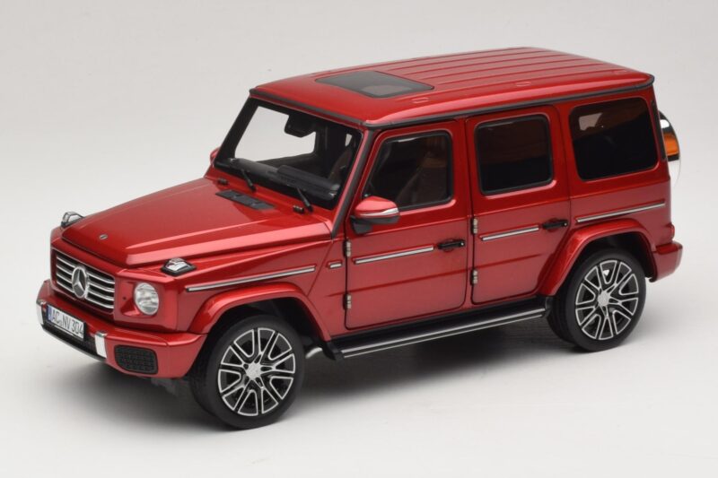 Mercedes G-Class W465 Hyacinth Red Norev 1:18 183037 メタル