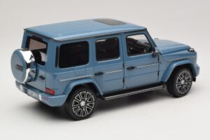 Mercedes G-Class W465 Vintage Blue Norev 1:18 183034 メタル - 画像 2/6