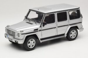 Mercedes G500 W463 LWB ディーラーエディション シルバー AUTOart 1:18 B66962142 メタル