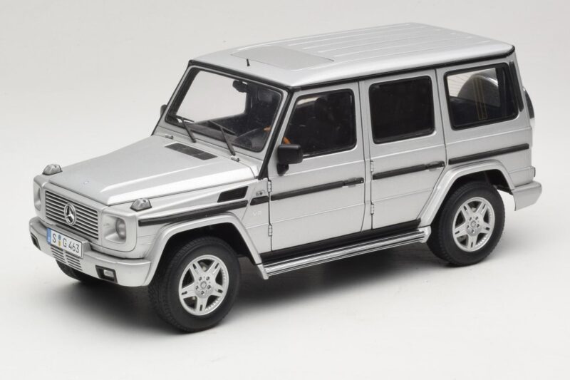 Mercedes G500 W463 LWB ディーラーエディション シルバー AUTOart 1:18 B66962142 メタル