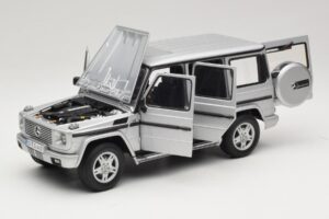 Mercedes G500 W463 LWB ディーラーエディション シルバー AUTOart 1:18 B66962142 メタル - 画像 2/8