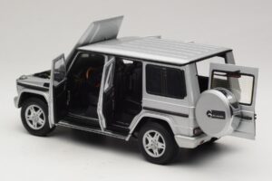 Mercedes G500 W463 LWB ディーラーエディション シルバー AUTOart 1:18 B66962142 メタル - 画像 5/8
