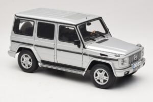 Mercedes G500 W463 LWB ディーラーエディション シルバー AUTOart 1:18 B66962142 メタル - 画像 6/8