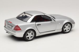 Mercedes SLK230 R170 AMG ロードスター シルバー UT Models 1:18 26152 メタル - 画像 3/8