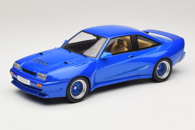 Opel Manta B ブルーメタリック MCG 1:18 MCG18258 メタル