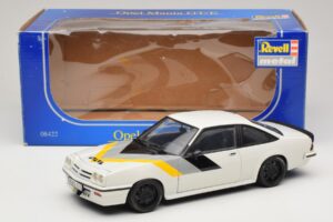 Opel Manta B GT/E ホワイト カスタムブラックホイール Revell 1:18 08422 メタル - 画像 8/8
