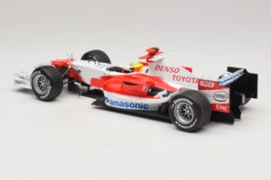 Panasonic Toyota Racing TF106 #12 R. Schumacher 2006 Minichamps 1:18 AM59557K メタル - 画像 5/7