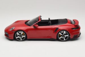 Porsche 911 992 Turbo S カブリオレ ダークレッド Minichamps 1:18 PORSCHE007 メタル - 画像 3/6