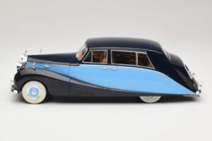 Rolls-Royce Silver Wraith Empress by Hooper ブラック & ダークブルー MCG 1:18 MCG18051 メタル - 画像 3/6