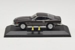 Aston Martin DBS On Her Majesty's Secret Service スキー付き Minichamps 1:43 436137600-P1 メタル
