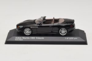 Aston Martin DBS Volante ブラックメタリック Minichamps 1:43 400137930 メタル