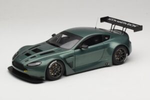 Aston Martin V12 Vantage GT3 グリーン AUTOart 1:18 81306 メタル