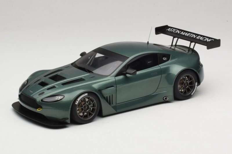 Aston Martin V12 Vantage GT3 グリーン AUTOart 1:18 81306 メタル