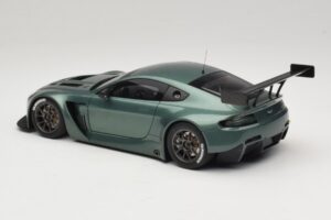 Aston Martin V12 Vantage GT3 グリーン AUTOart 1:18 81306 メタル - 画像 5/6